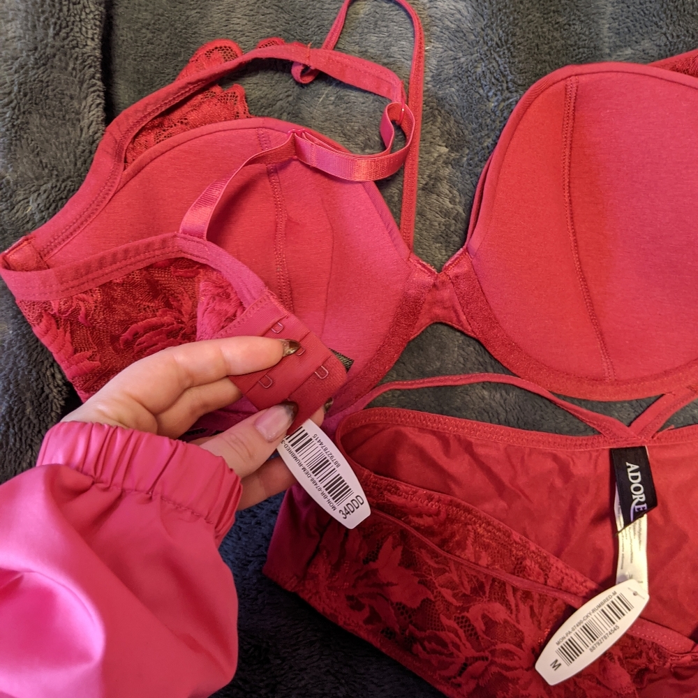 Adore me bras - Picture 4 of 4